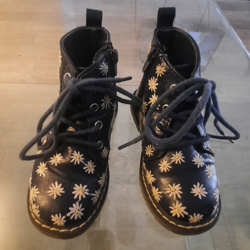 💥💥Zara Kids Navy Blue With Zipper and White Daisies, Leather, Ankle Boots
